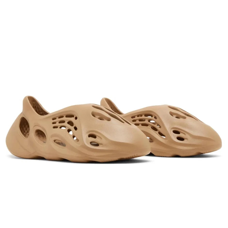 Yeezy foam runner clay taupe