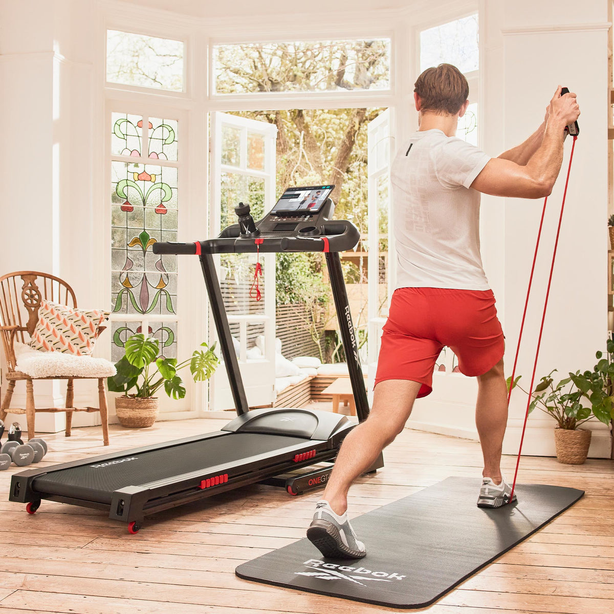 Reebok GT40z Folding Treadmill with Connected Fitness