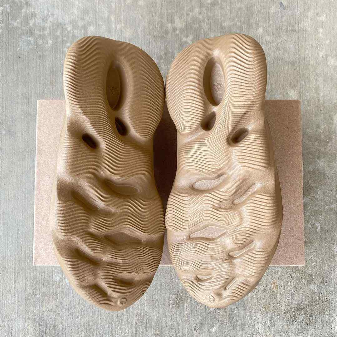 Yeezy Foam Runner 'Clay Taupe' - DoorstepDrip