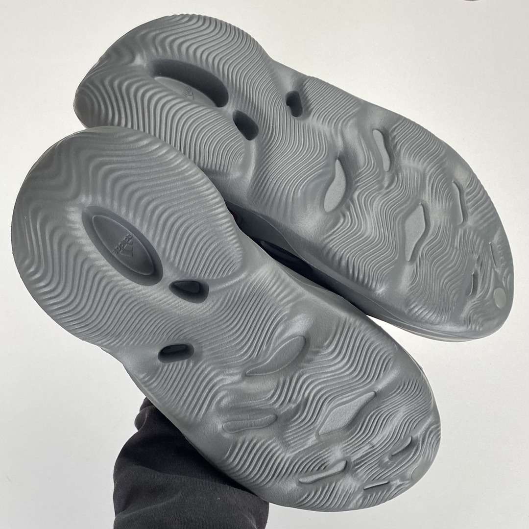 Yeezy foam runner carbon black genuine foams rnnr Adidas online UK